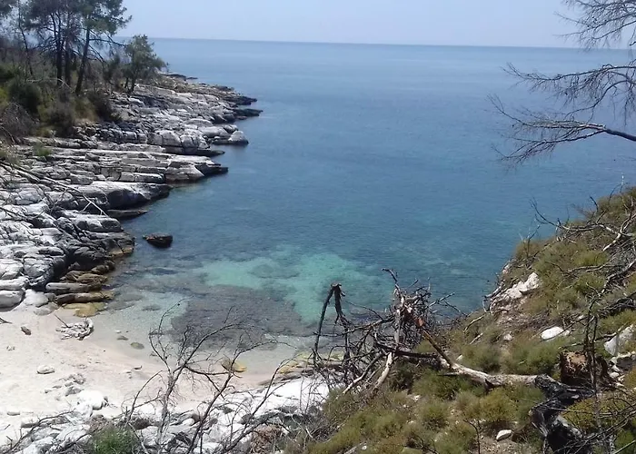 Faidrahouse بيت ضيافة Alikí