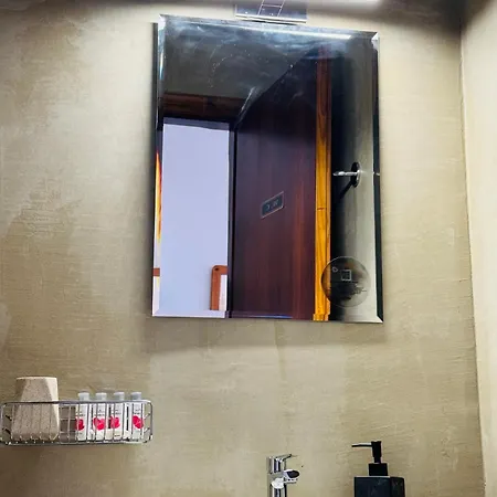 Faidrahouse بيت ضيافة Alikí